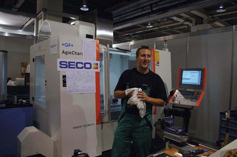 Sur le stand Swissmechanic, lors de la sélection du meilleur polymécanicien. (Swisstech-Prodex 2010) (Image MSM / JR Gonthier)