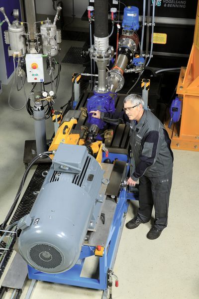 Auf dem Prüfstand werden die ausgebauten Pumpen auf Herz und Nieren gecheckt. (Bild: Infraserv Gendorf)