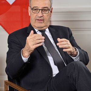 «Die Abschaffung der Industriezölle stützt die Wirtschaft und kommt auch den Konsumenten zugute. Ich werde mich entschieden dafür einsetzen.» 
Bundesrat Guy Parmelin