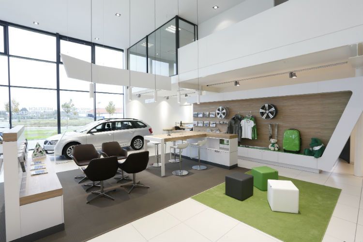 In lockerer Atmosphäre soll sich der Kunde wohlfühlen. (Foto: Skoda)