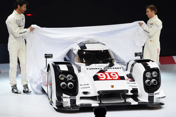 Weltpremiere auf dem Genfer Autosalon: Der neue Le-Mans-Bolide Porsche 919 wird offiziell enthüllt. (Foto: Porsche)