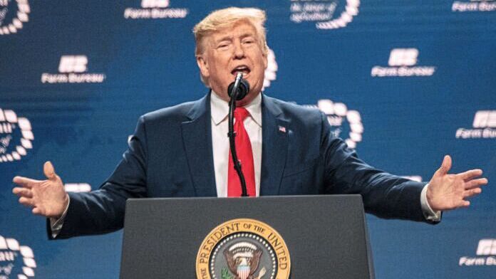 Und wieder mal zurück: Die mindestens seit Januar angekündigten Zölle von bis zu 100% auf Halbleiterprodukte lassen weiterhin auf sich warten. Offenbar aus Angst vor hihen Elektronik-Preisen im Weihnachtsgeschäft möchte die US-Regierung derzeit keinen härteren Bruch riskieren.(Bild:   / CC0)