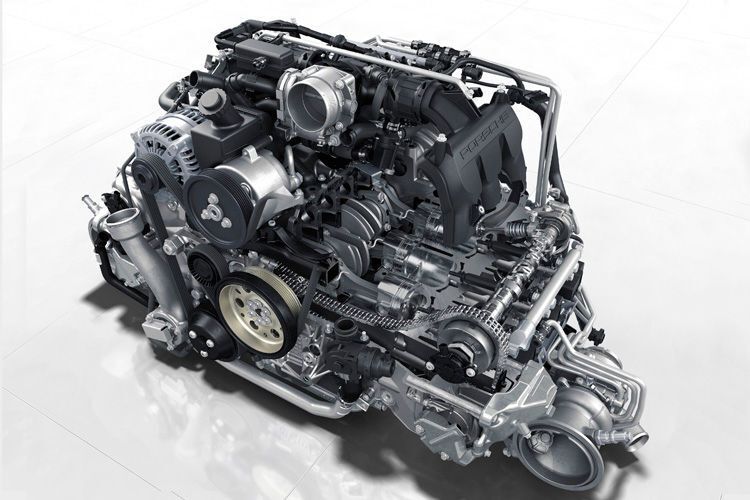 So sieht der überarbeitete Sechs-Zylinder-Boxer aus. Der Motor leistet mit 331 kw/450 PS und 530 Nm jeweils 30 PS und Nm mehr als sein Vorgänger. (Porsche)