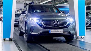 In Bremen startet die Produktion des ersten batterieelektrischen SUV von Mercedes: des EQC. (Daimler)