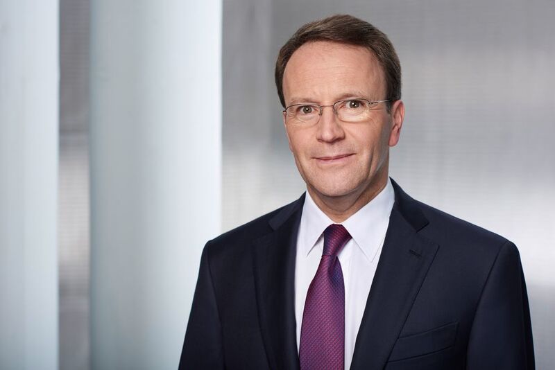 Dr. Ulf M. Schneider verlässt das Unternehmen zum 30. Juni 2016 auf eigenen Wunsch. Unter seiner Führung ist die Fresenius-Gruppe dynamisch gewachsen: Der Konzernumsatz hat sich in den letzten 13 Jahren vervierfacht, der Gewinn mehr als verzwölffacht. (Fresenius)