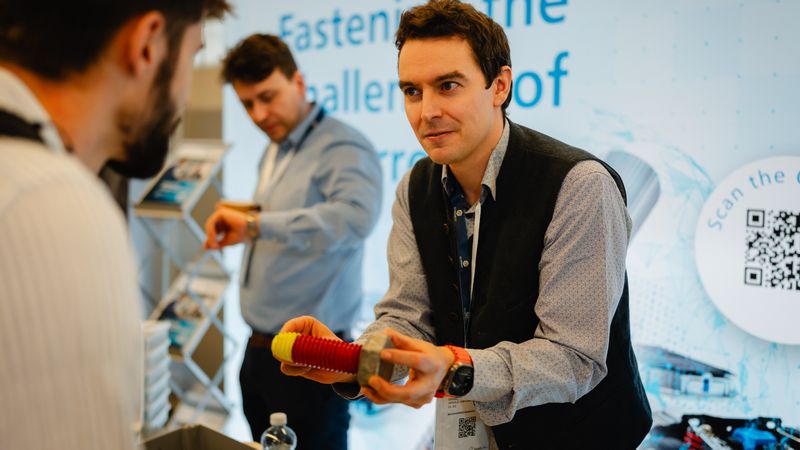 Am 21. Mai 2026 können Fachbesucher in der Fira Barcelona (Montjuïc) auf der Regionalmesse Schraubtec mit Ausstellern ins Fachgespräch kommen. (Bild:  tinografiert)