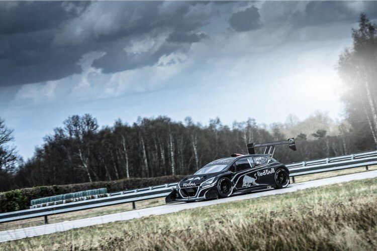 Dabei verlieren vor allem Saugmotoren aufgrund der dünnen Luft mit geringerem Sauerstoffgehalt deutlich an Motorleistung. (Foto: Peugeot)