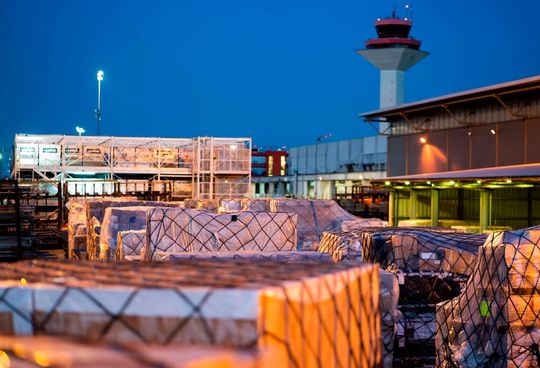 Dieser Anblick wird immer seltener in Deutschland, wie der Vacad registrieren muss. Denn die Tonnage im Rahmen der Luftfracht sinkt weiter. Der Rückgang von Januar bis März fiel nämlich im Vergleich zum ersten Quartal des Vorjahres um einen deutlich zweistelligen Prozentbetrag.(Bild:  Vacad)