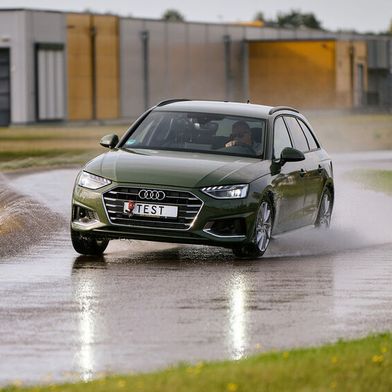 Die 16 Pneus mussten auf trocken und nasser Fahrbahn zeigen, was sie drauf haben. Das gelang nicht allen Testkandidaten gleich gut. (Bild: ADAC/Marc Wittkowski)