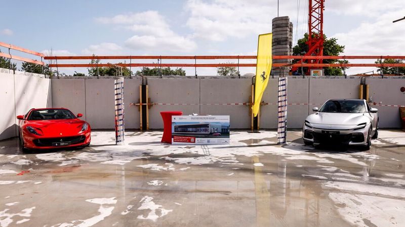 Abgesehen vom Stahlbeton des Untergeschosses, wird der Neubau hauptsächlich aus Stahl, Holz und Glas bestehen. (Bild: Ferrari)