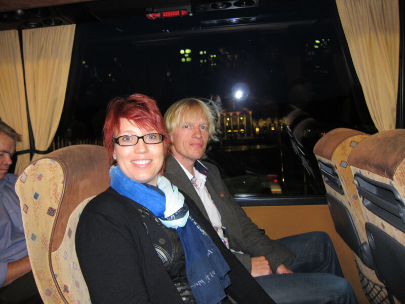 Iris Frimmel (Ingram Micro) und Rigo Klemm (CTT AG) freuten sich auf die Busfahrt. (Bild: IT-BUSINESS)