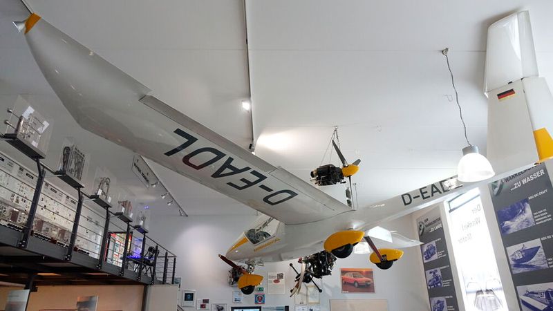 Anwendung findet der Wankelmotor auch als Flugzeugantrieb. Die Alexander Schleicher GmbH baut einen Diamond-Engines-Einscheibenmotor in ihren Klappantrieb der ASK 21 Mi, ASH 26 E und ASH 25 Mi ein. Der VLA (very light aircraft)-Zweisitzer Katana soll künftig mit dem 110 PS leistenden Zweischeiben-Wankelmotor von Diamond Engines ausgerüstet werden. (Bild: Dominsky – VCG)