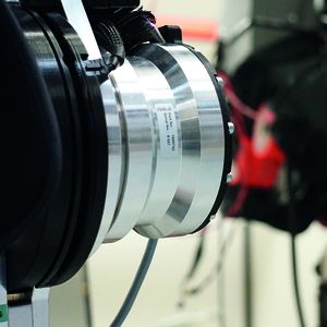 Im Exoskelett RISE Exo One sind sechs Nabtesco-Aktuatoren in den Hüft- und Kniegelenken verbaut.(Bild:  Technische Universität Berlin)