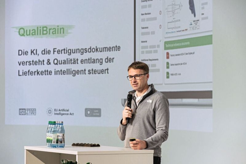 Dr. Jan Gudat von Cerpro stellte einen KI-Assistenten vor, mit dem Qualitätsprüfungen in kurzer Zeit erfolgen können. (Bild: Stefan Bausewein)