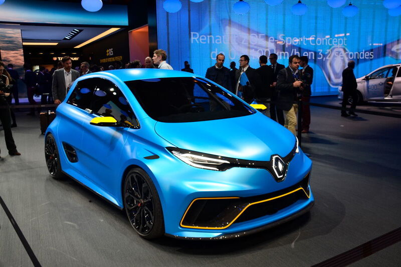 Renault zeigt in Genf, wie man sich die Symbiose auf Sportlichkeit und Elektromobilität vorstellen kann. Der Zoe E-Sport beschleunigt in weniger als 3,5 Sekunden von 0 auf 100 km/h. (Mauritz / »kfz-betrieb«)
