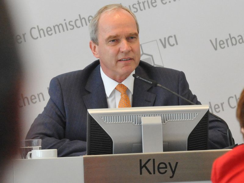 Kley berichtete über die konjunkturelle Lage der deutschen Chemie in den ersten sechs Monaten 2013 und stellte die Aussichten der Branche für das Gesamtjahr vor. Darüber hinaus legte er die zentralen industriepolitischen Forderungen des VCI an die nächste Bundesregierung dar. (Bild: VCI)