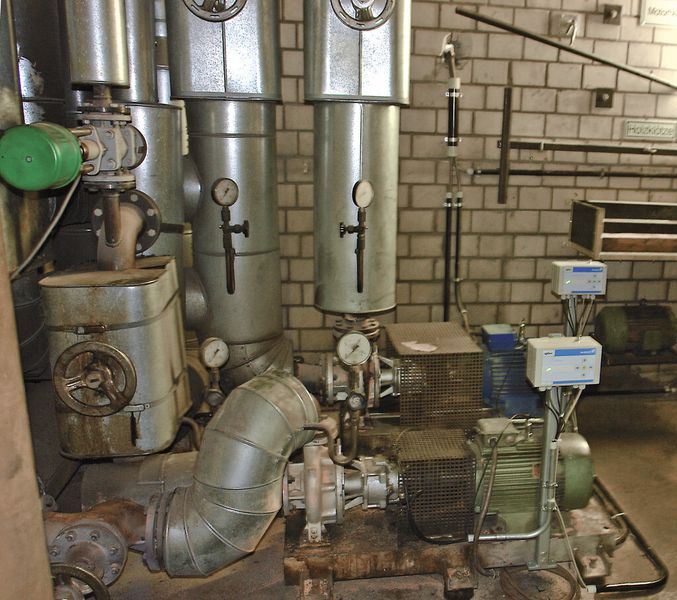 Bild 2: Thermalölaggregate mit einer Allmind-Installation, die zur Steuerung dient. (Bild: Allweiler)
