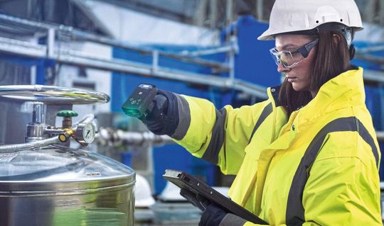 Der Ident-Ex 02 von Pepperl+Fuchs ist in vier verschiedenen Konfigurationen – Pocket, Grip, Grip+ und Smart Grip – verfügbar.  (Bild:  Pepperl+Fuchs)