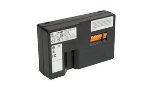 Das neue 15-Watt-Class-D-Verstärkermodul für die Bosch-IP-Hornlautsprecher wird entweder direkt an einen passiven Lautsprecher oder über den Line-Ausgang eines externen Verstärkers angeschlossen. (Bild: Bosch)
