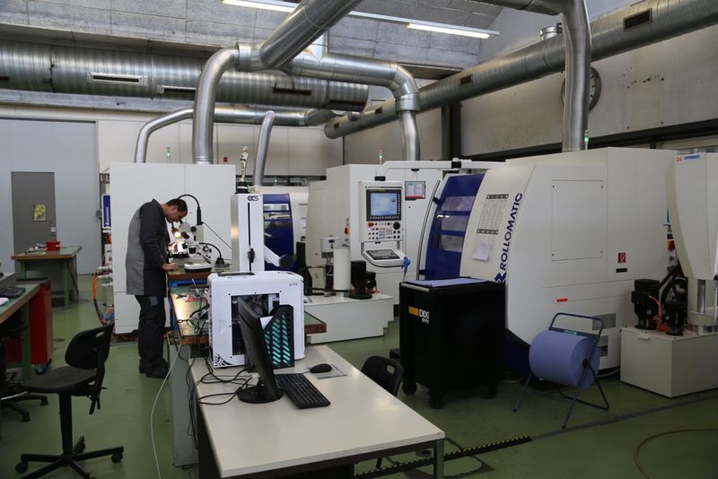 Dank optimaler Arbeitsumgebungen und prozessorientierte Strukturen ist Dixi Polytool sehr gut aufgestellt. (Bild: J.-R. Gonthier)