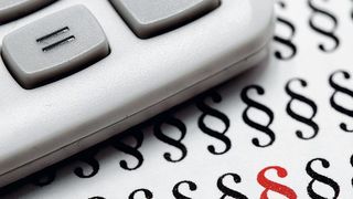 „Potenziell kann sich jeder Mitarbeiter einer Verwaltung oder öffentlichen Einrichtung sehr leicht strafbar machen“ (p365.de - stock.adobe.com)