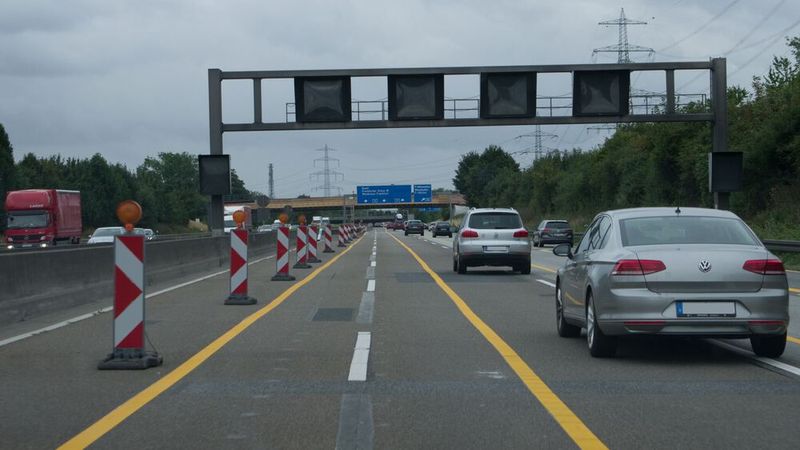 Auf vielen deutschen Autobahnen wird derzeit saniert.(Bild:  sp-x)