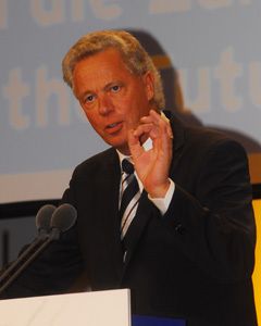 ... die aus ganz Deutschland, dem europäischen Ausland und sogar aus den USA zum Fabrikatshändlerkongress in Frankfurt am Main angereist waren. (Archiv: Vogel Business Media)