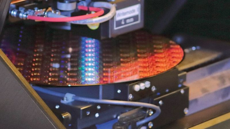 Mit neuen und umgerüsteten 300-mm-Fabs will Tower Semiconductor Japan zu seinem zentralen Produktionsstandort für Siliziumphotonik und optische Datenverbindungen ausbauen. Bis 2029 soll die Kapazität auf 45.000 300-mm-Wafer pro Monat steigen.(Bild:  gemeinfrei / Unsplash)