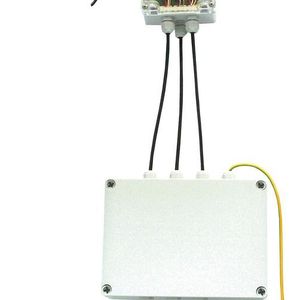 Das Fernüberwachungssystem für Tankstellen besteht aus der Fernübertragungseinheit GSM-3  (oben, mit Stromversorgung), den ATEX-Sicherheitsbarrieren (mitte) und den Drucktransmittern/Pegelsonden (unten).