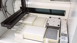 Abb.2: Modularer Aufbau der Digest Pro-Arbeitsfläche. Freie Anpassung der Geräte-Konfiguration an individuelle Anforderungen. (Bild: CEM)