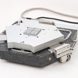 Der passive Läufer schwebt auf einem magnetischen Feld und wird durch dieses aktiv geführt. Objekte lassen sich auf diese Weise mit bisher unerreichter Führungsgenauigkeit in der Ebene linear bzw. rotativ bewegen