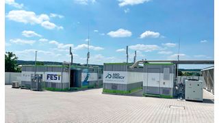 Das Wasserstoffprojekt in Hünfeld-Michelsrombach besteht aus Elektrolyseur, Tankstelle und Trailer-Abfüllstation. (Bild: Jumo)