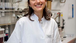 „Die Enantioselektivität ist perfekt, besser als 99 % in fast allen Fällen“, betont auch Dr. Eloisa Serrano, eine weitere Hauptautorin.  (WWU - Peter Dziemba)