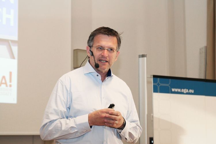 Wie man im Team erfolgreich die Zukunft gestaltet, erklärte Referent Georg Hensch, Geschäftsführer der Result Networks GmbH. (Foto: Breitengrat)