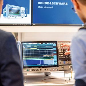 Die EMV, internationale Expo & Conference für elektromagnetische Verträglichkeit, wird vom 24. bis 26. März 2026 wieder zur zentralen Wissens- und Präsentationsplattform.(Bild:  Mesago Messe Frankfurt GmbH / Mathias Kutt)