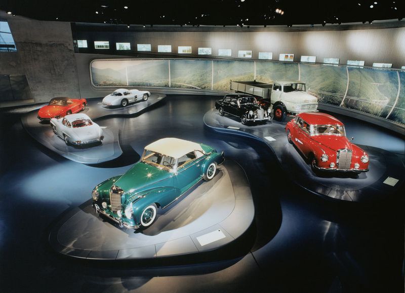 Das Mercedes-Benz-Museum bietet einen Überblick über die Automobilgeschichte von den Anfängen bis heute. (Daimler)