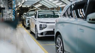 Xpeng hat bei Magna in Graz die Produktion von zwei SUV beauftragt, darunter das Modell G6. (Bild: Xpeng)