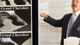 US-Anwalt Gary Dordick vertritt die Eltern des verunglückten Hollywood-Schauspielers Anton Yelchin, die angekündigt haben, den Autohersteller zu verklagen. (Picture Alliance / AP Photo)