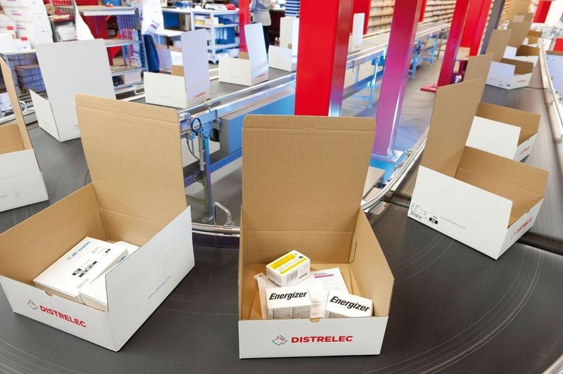 Innerhalb von 24 Stunden liefert Distrelec in der Regel die gewünschten Produkte – vorausgesetzt, sie wurden am Vortag bis 18 Uhr bestellt. (Distrelec)