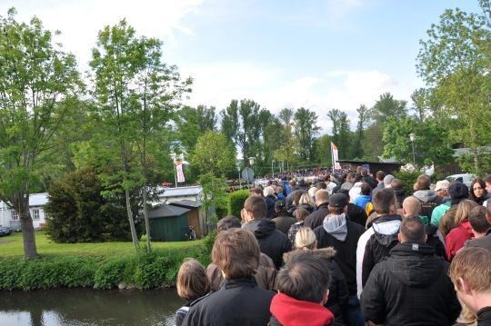 Hohes Fan-Aufkommen im Gustav-Wegner-Stadion in Northeim. (Foto: Richter)