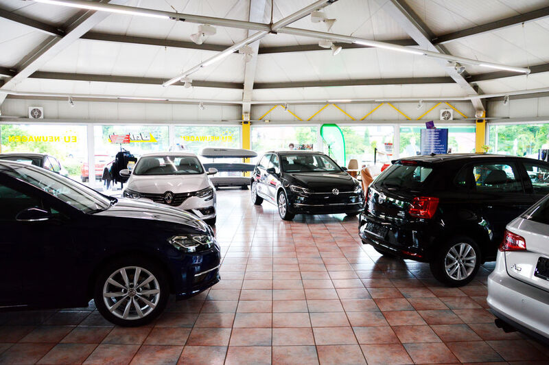 Heute ist das Autohaus in Westsachsen ein freier Handelsbetrieb für EU-Neuwagen und junge Gebrauchte. (Achter / »kfz-betrieb«)