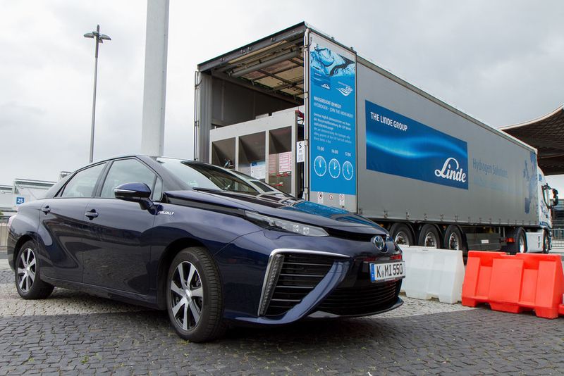 Auch 2017 sind am Gemeinschaftsstand Wasserstoff + Brennstoffzellen + Batterien interessante Neuerungen zur Energieversorgung zu sehen. (Tobias Renz Fair)