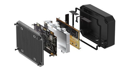 Das IoT-RADAR-System, das Bitsensing auf der CES 2020 zeigt, überwacht verschiedene Aktivitäten von Fahrzeugen auf der Straße - darunter die Anzahl der Autos, Geschwindigkeiten und Unfälle mit 95 Prozent Genauigkeit. Dabei erfasst es bis zu 128 Fahrzeuge auf einmal, hat eien  Reichweite von 300 Metern und erfasst vier individuelle Fahrspuren. Herkömmliche Navigationssysteme nutzen statististische Daten, um z.B. die Ankunftszeit zu schätzen. Doch ist die Routenplanung möglicherweise nicht spezifisch genug, um Stauprobleme im Stadtgebiet zu lösen. Dagegen ermöglichen Echtzeit-Verkehrsdaten eine spezifischere Routenplanung und präzisere Navigation. IoT RADAR kann aber nicht nur für die Verkehrslenkung genutzt werden, sondern auch für Überwachungsaufgaben, die Anwesenheitserkennung oder Kollisionswarnung. (Bild: Bitsensing)