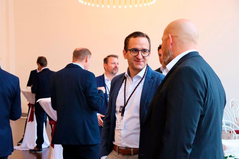 Für ProLion war Robert Graf (Mitte) beim Forum vor Ort.  (Bild: TIM)