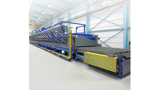 Ein Rollenherdofen für das Presshärten von Blechen wie er vom Industrieofenbauer Schwartz entwickelt, gebaut und beim Kunden installiert wird. Über die Möglichkeiten informiert der Aussteller auf der Blechexpo. (Bild: Schwartz)