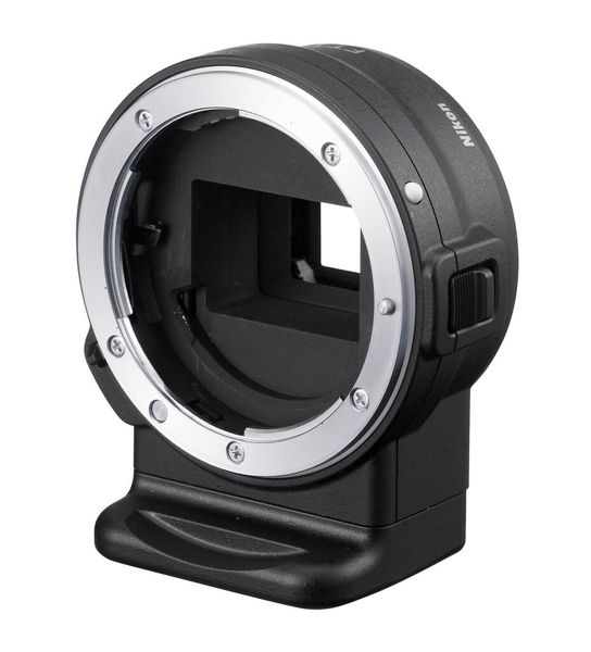Mit dem Bajonettadapter kann praktisch jedes aktuelle Nikkor-Objektiv angedockt werden. (Nikon)