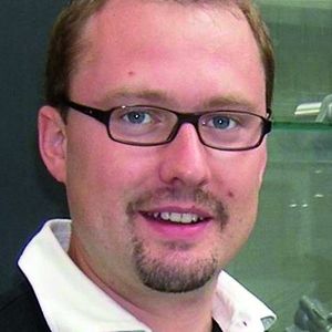 Dipl.-Ing. Ulrich Nann, zuständig für Entwicklung, Maschinen- und Prozesssimulation der Schwäbische Werkzeugmaschinen GmbH, Schramberg-Waldmössingen: „Unsere Kunden verlangen nach wie vor hocheffiziente Fertigungslösungen. Auf der EMO wollen wir Interesse für unsere Lösungen wecken.“ Bild: SW