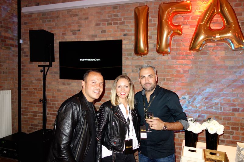 Christine Weiss, Galeli, mit (l.) Emrullah Sakarya, und Ömer Hirkalioglu, Ingram Micro. (Bild: IT-BUSINESS)