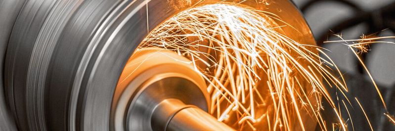 Die Kondensatoren tragen dazu bei, dass beim Schweißen von Lkw-Felgen und Schienenfahrzeugen hochwertige Endergebnisse entstehen.(Bild:  © stock.adobe.com/andov)