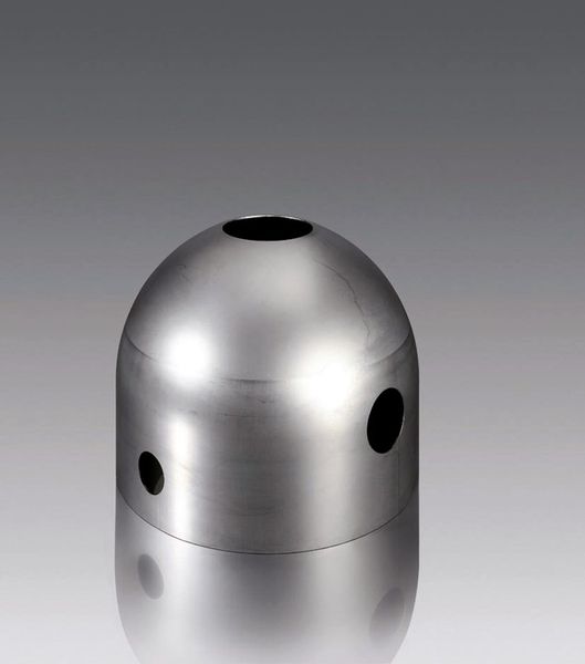 Zuführtrichter für die Kunststoffindustrie. Die Löcher des typischen Tiefziehteils wurden mittels 3D-Laser herausgeschnitten. (Bild: Noser-Inox)
